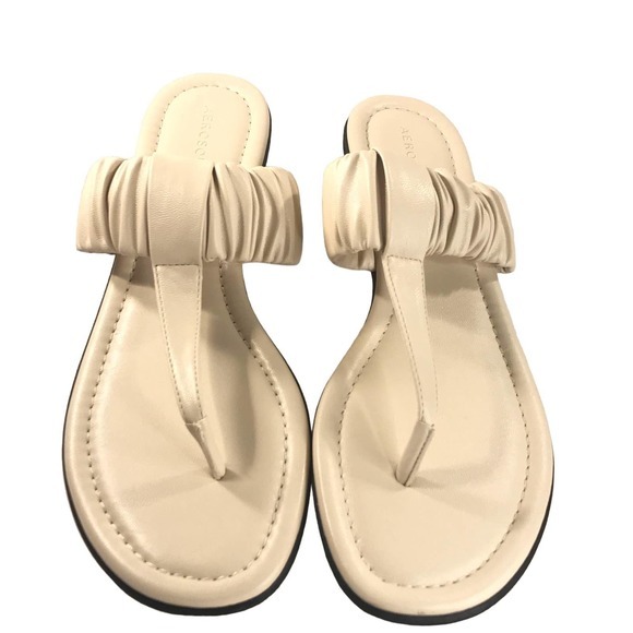 NWT Size 11 Cream Aerosoles Women's Cady Slip On Flats Thong Sandals - Picture 3 of 6